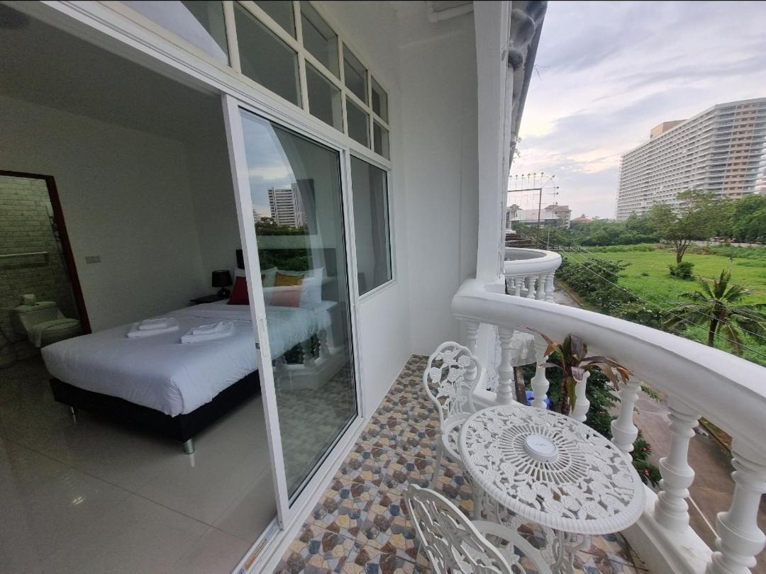Dorothys Hotell Pattaya Eksteriør bilde